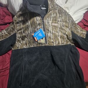 Columbia Black and Tan Fleece Overlay